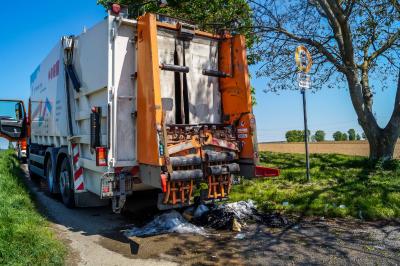 Remseck: Hitze macht auch dem Muell zu schaffen! - Abfaelle in LKW gehen in Flammen auf